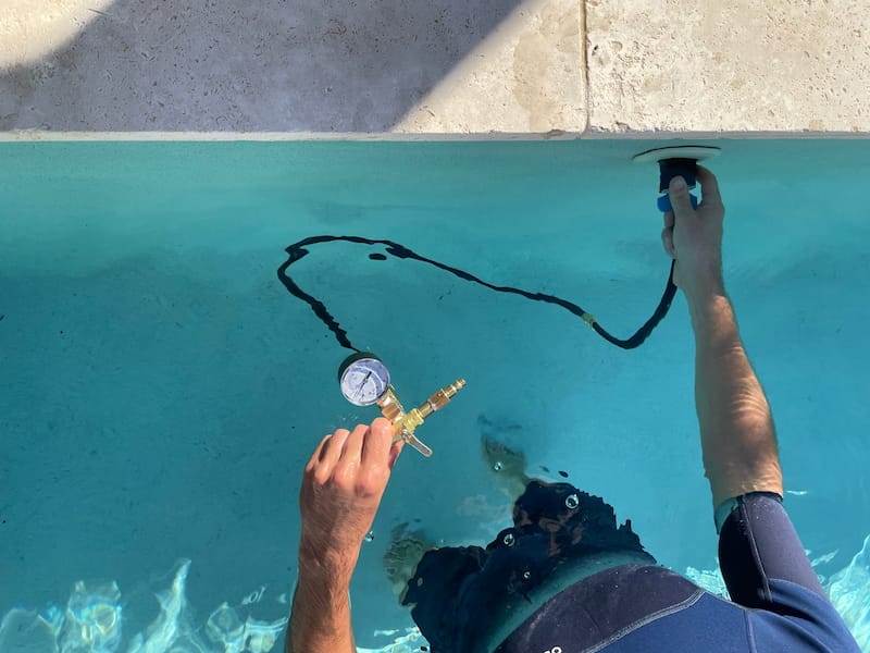 Analyse du revêtement de la piscine