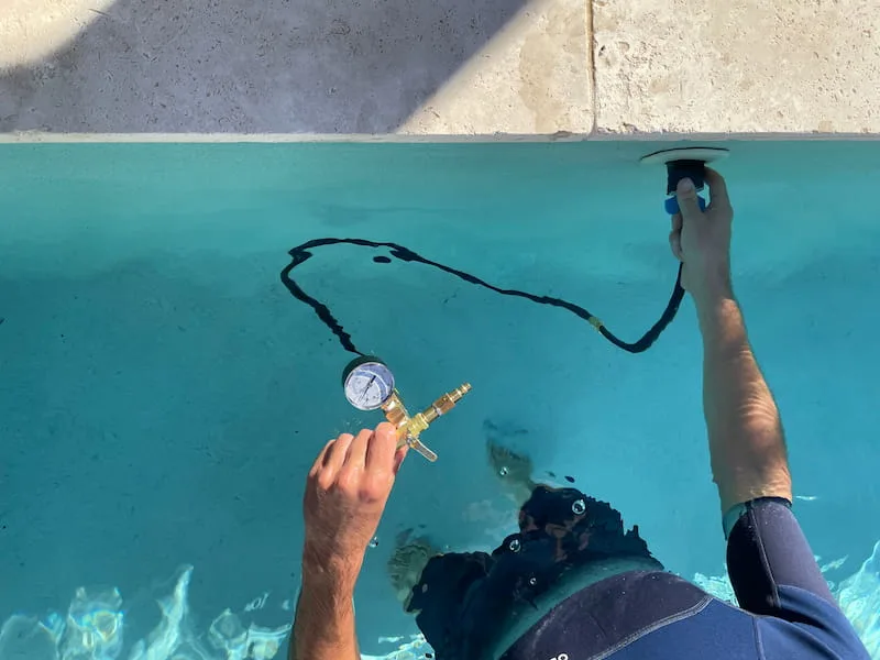 Analyse du revêtement de la piscine